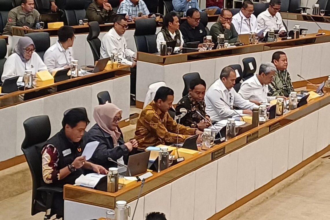 Kemarahan Komisi IV DPR dalam Rapat Banjir Sumatera: Titiek Soeharto Desak Hentikan Penebangan Liar dan Legal