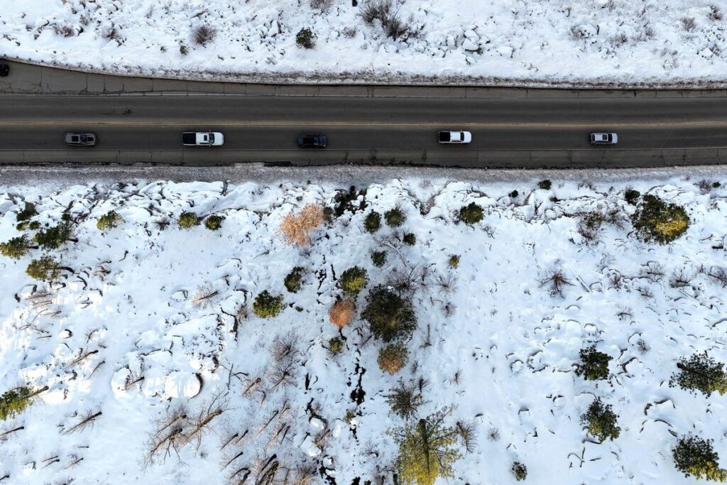 Krisis Badai Musim Dingin Amerika Serikat: 13.000 Penerbangan Dibatalkan dan Ratusan Ribu Warga Tanpa Listrik