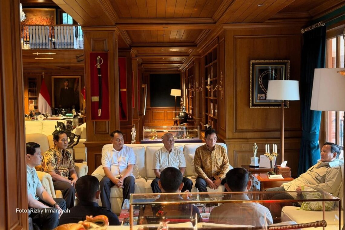 Nostalgia dan Silaturahmi: Presiden Prabowo Kumpulkan Mantan Ajudan TNI Era 30 Tahun Silam