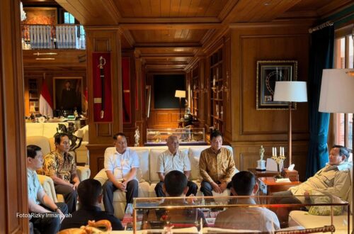 Nostalgia dan Silaturahmi: Presiden Prabowo Kumpulkan Mantan Ajudan TNI Era 30 Tahun Silam